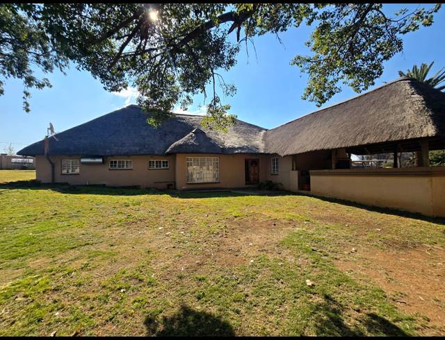 4 BEDROOM HOUSE FOR SALE IN KOOKRUS